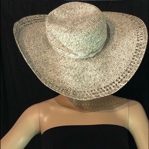 Floppy hat